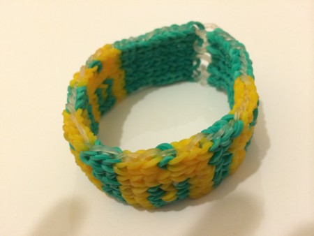 Armbandet heter '" five row bracelet " och är inte så så svår som det ser ut att göra  